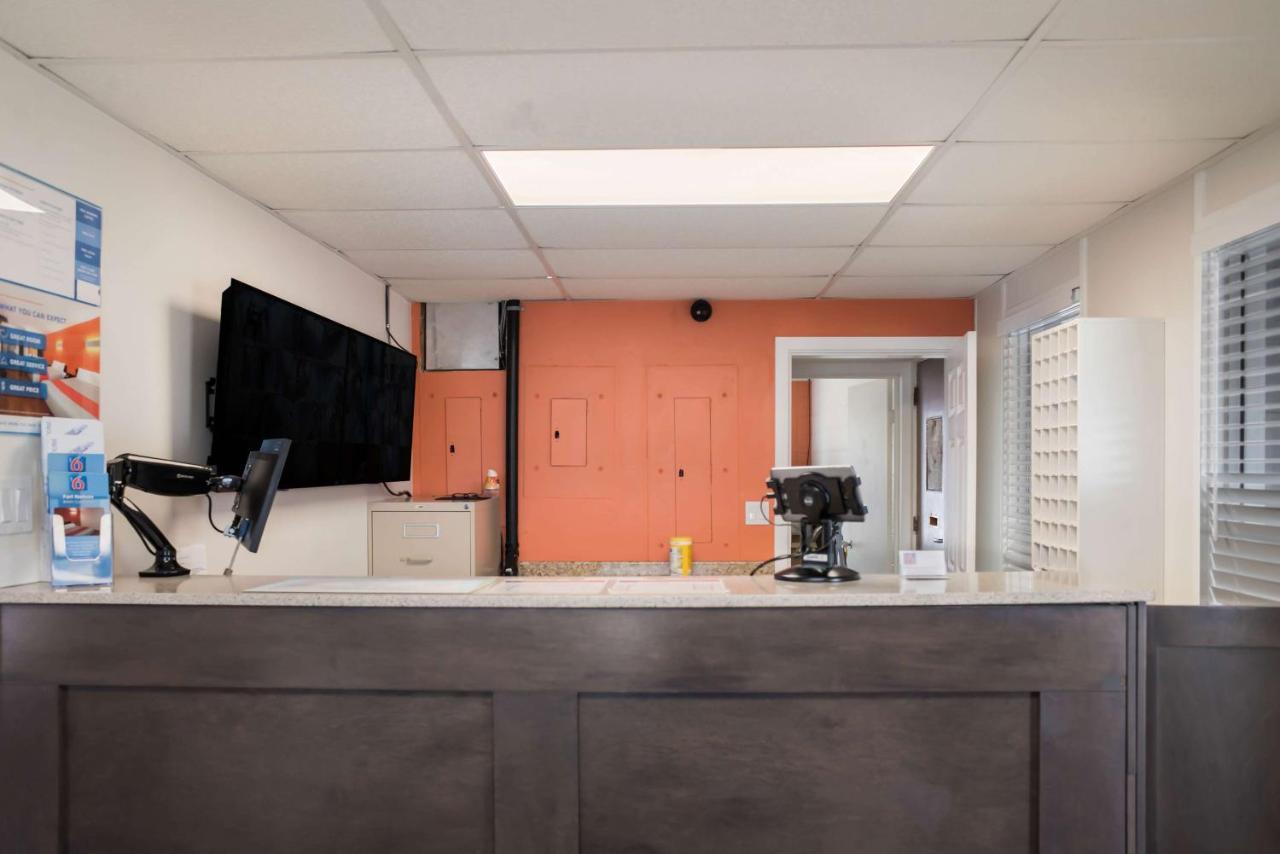 Motel 6-Fort St. John, Bc Екстер'єр фото