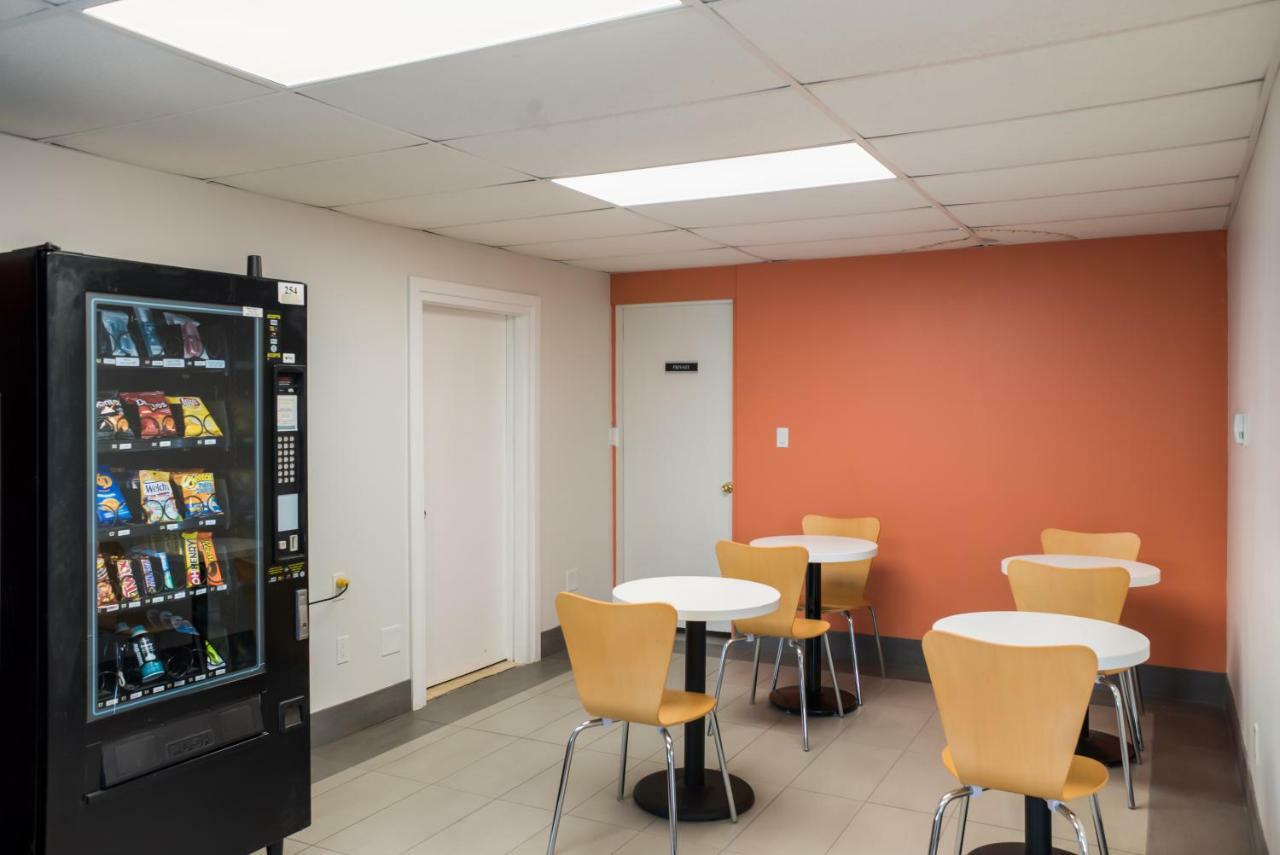 Motel 6-Fort St. John, Bc Екстер'єр фото