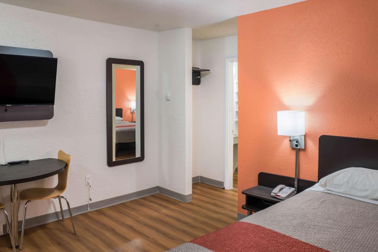Motel 6-Fort St. John, Bc Екстер'єр фото