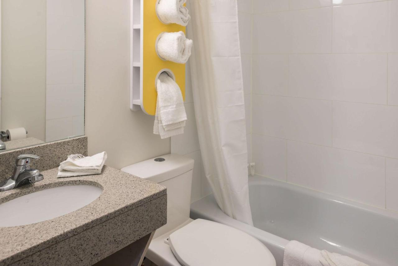 Motel 6-Fort St. John, Bc Екстер'єр фото